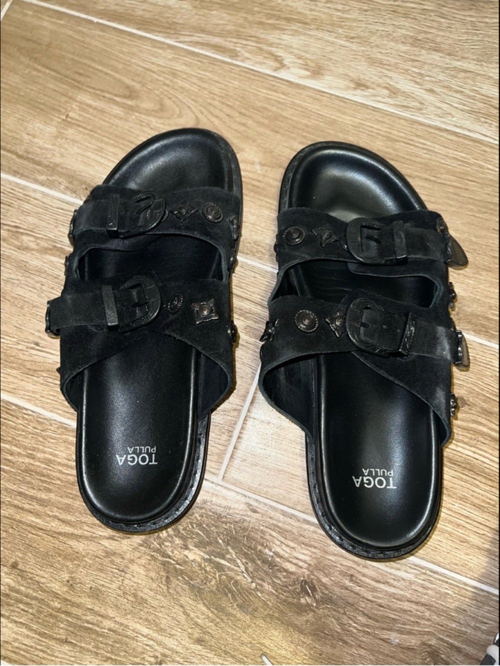 Toga pulla embellish sandals